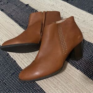 Vionic Upright Georgia Heeled Ankle Boots NWT